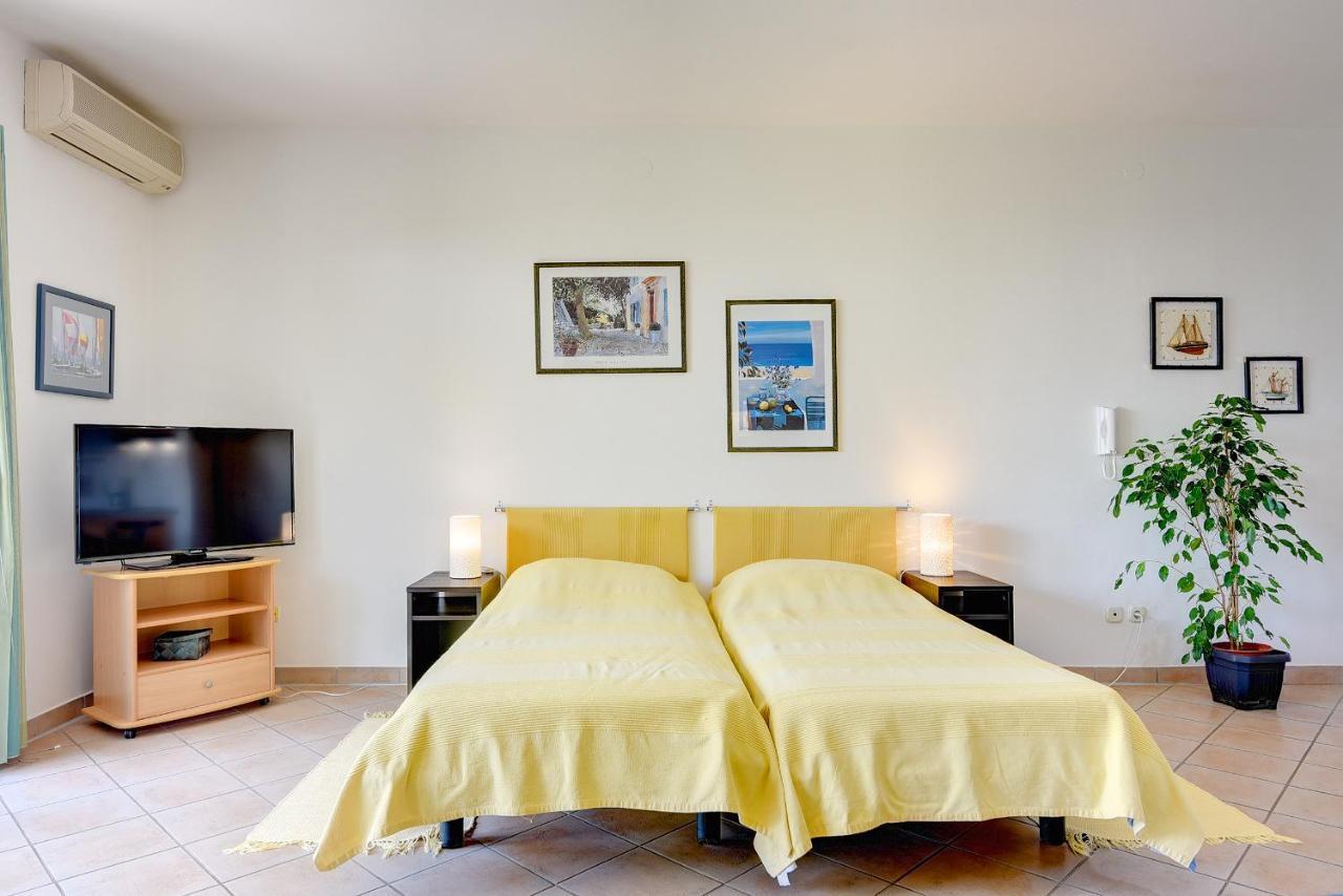 Apartments Villa Ana ميدولين المظهر الخارجي الصورة
