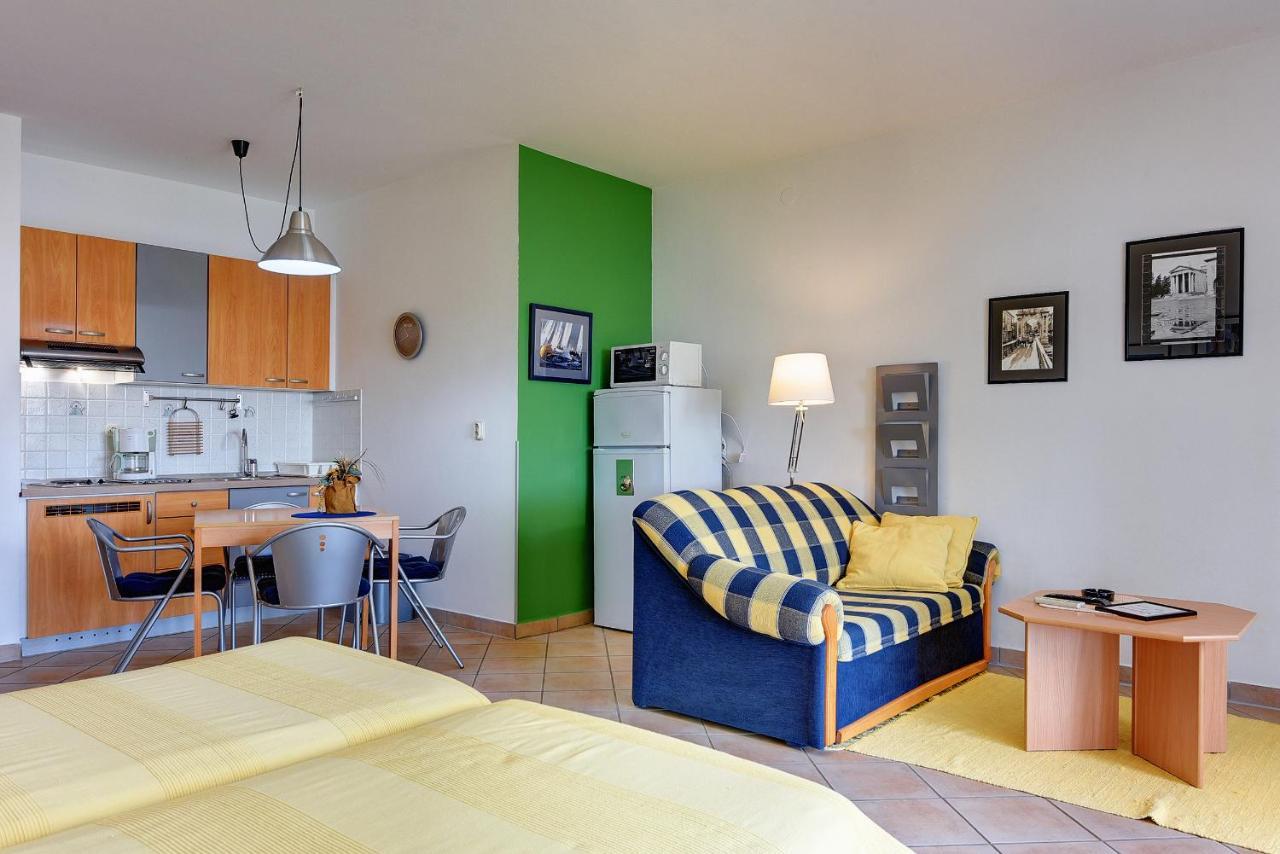 Apartments Villa Ana ميدولين المظهر الخارجي الصورة